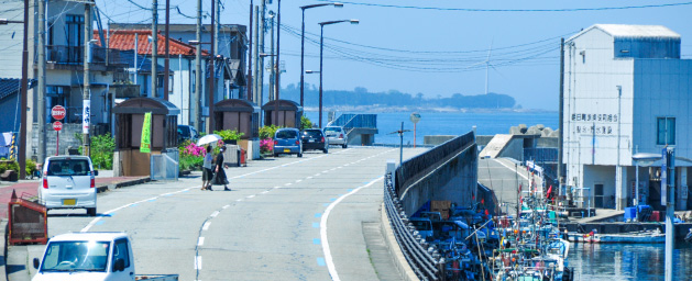 富山県朝日町 海岸線沿いの町並み